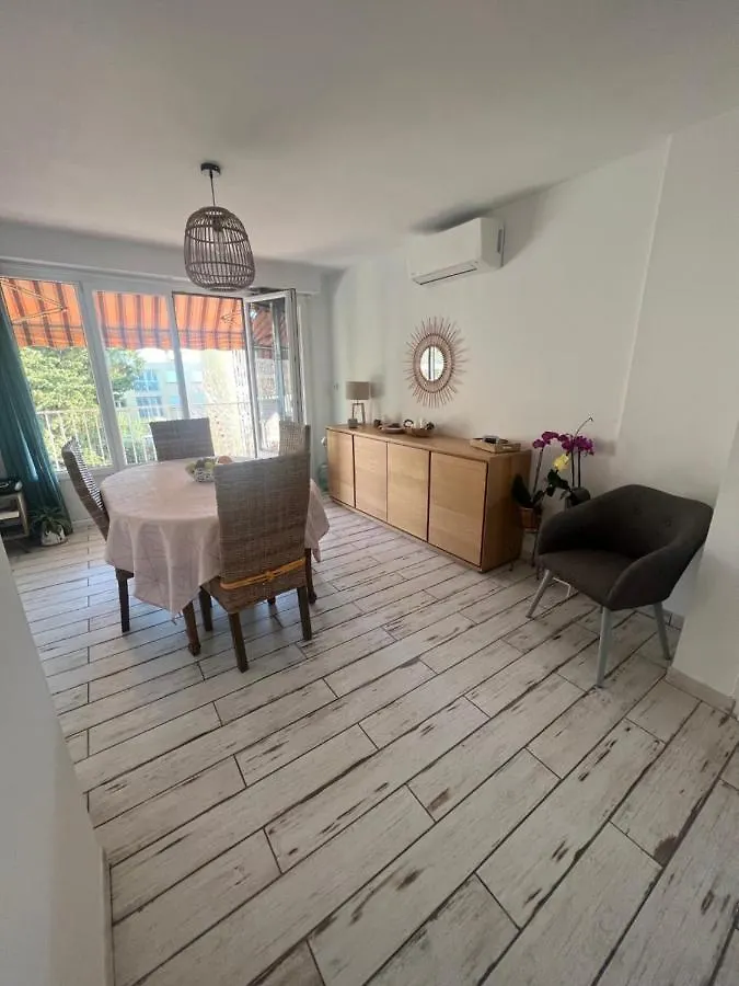 Beau T2 Au Centre Avec Parking Apartment Bandol France