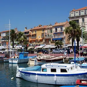 Appartement Magnificent Of 20 M With Terrace, Bandol